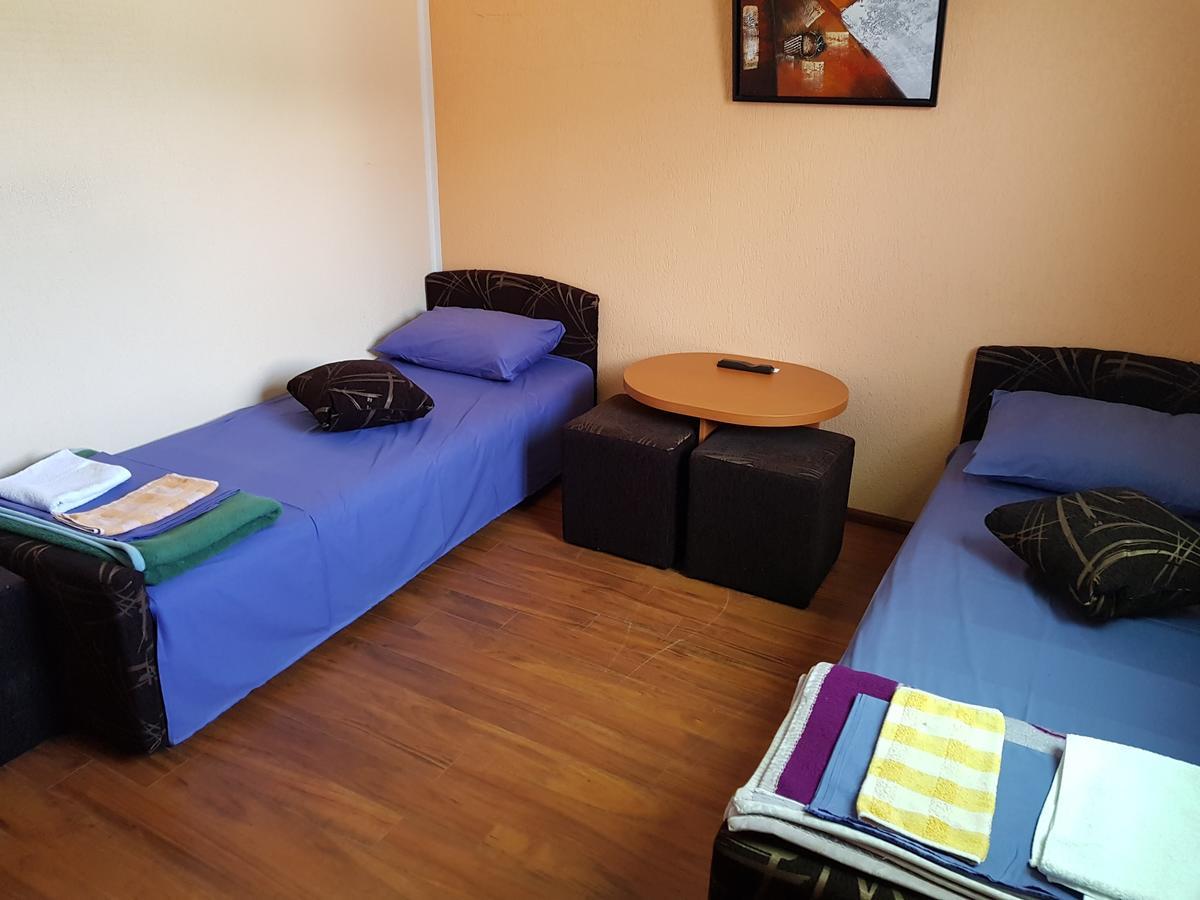 Pansion Basa Hotel Ustikolina Eksteriør billede